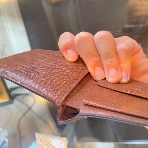 Louis Vuitton wallet - Picture 7 of 9